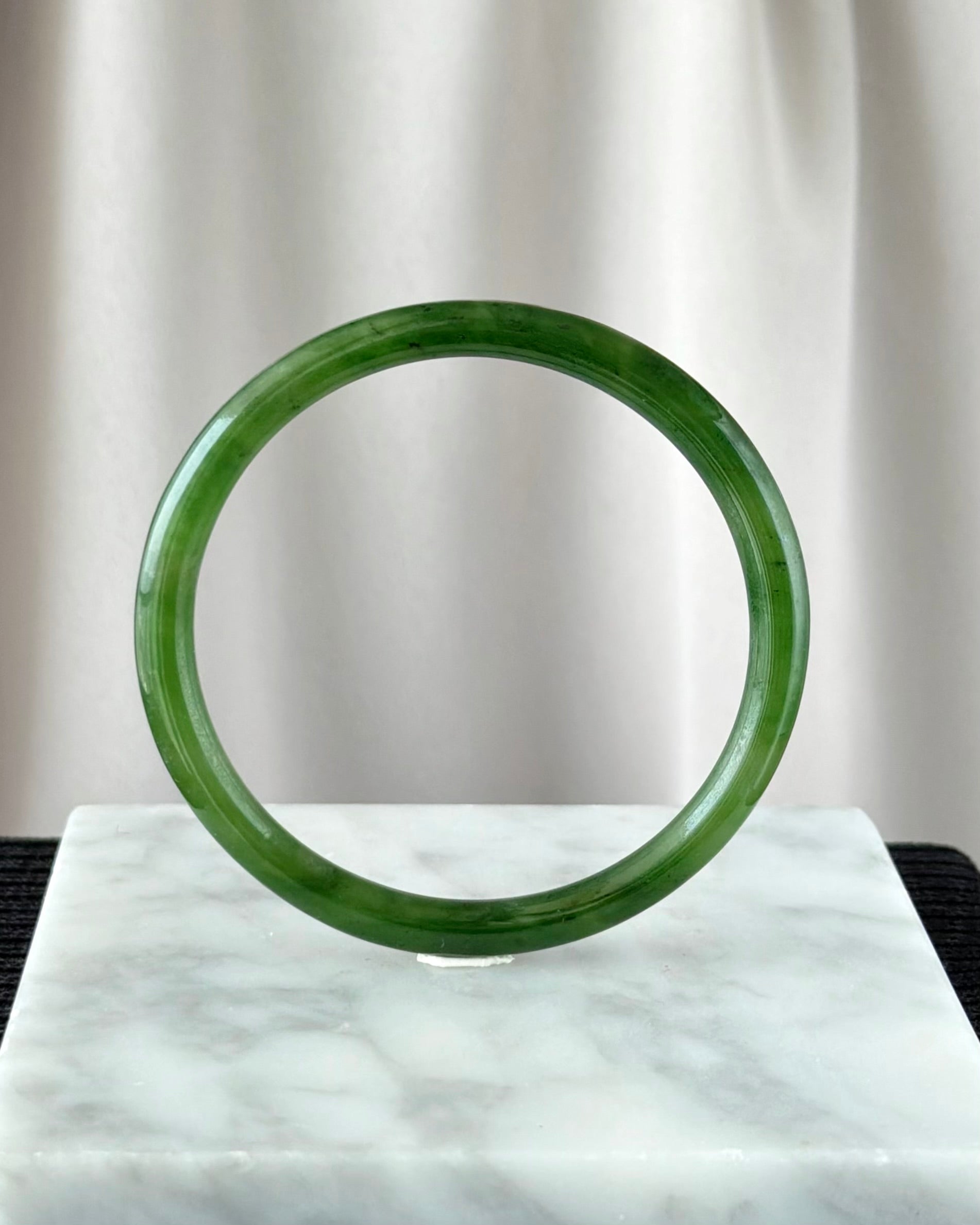 The Ancient Moss Garden 53.0mm Nephrite Bangle 古苑翠苔 (Preview)