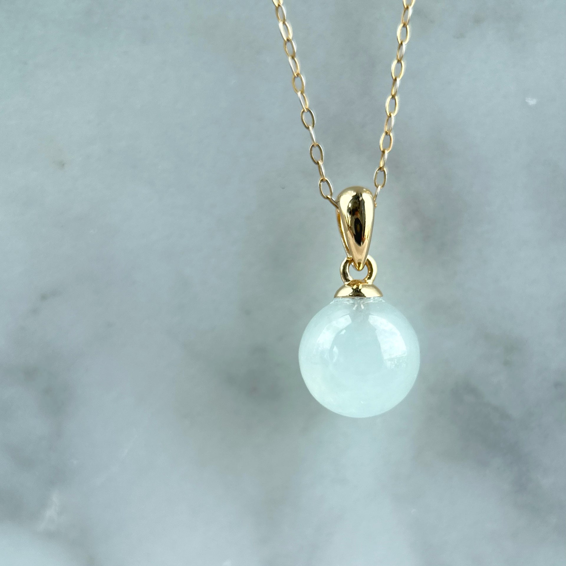 102565 Icy White Jadeite Bead Pendant with 18K Yellow Gold