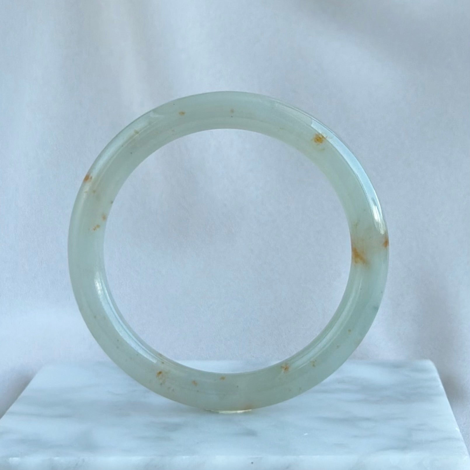 Golden Blossoms on First Snow Jadeite Bangle 54.6mm 雪里金桂