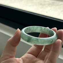 Load image into Gallery viewer, Secret Garden Jadeite Bangle 52.9mm 秘境花园
