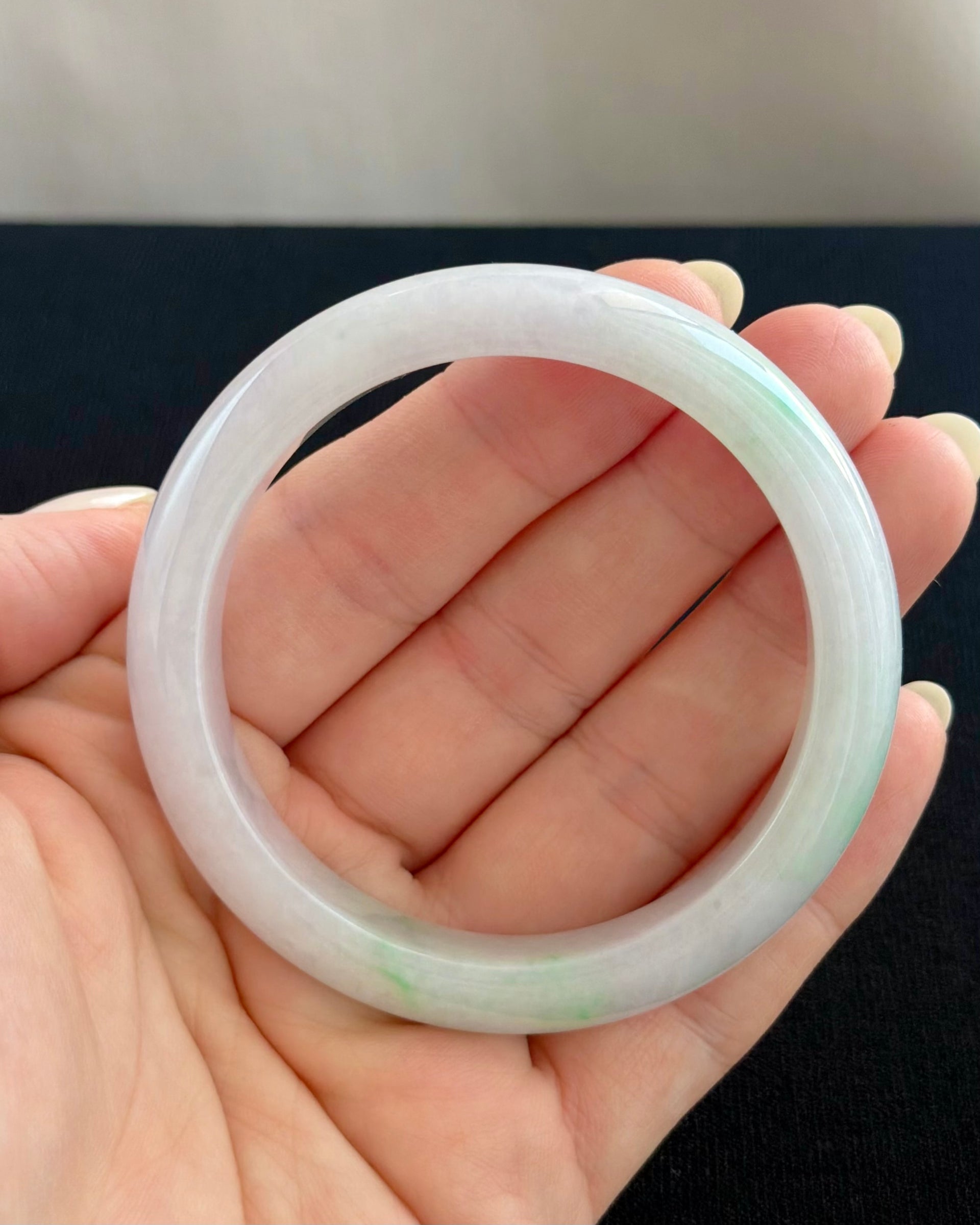 Wisteria in the Spring Rain 57.6mm Jadeite Bangle 春雨紫藤 (Preview)