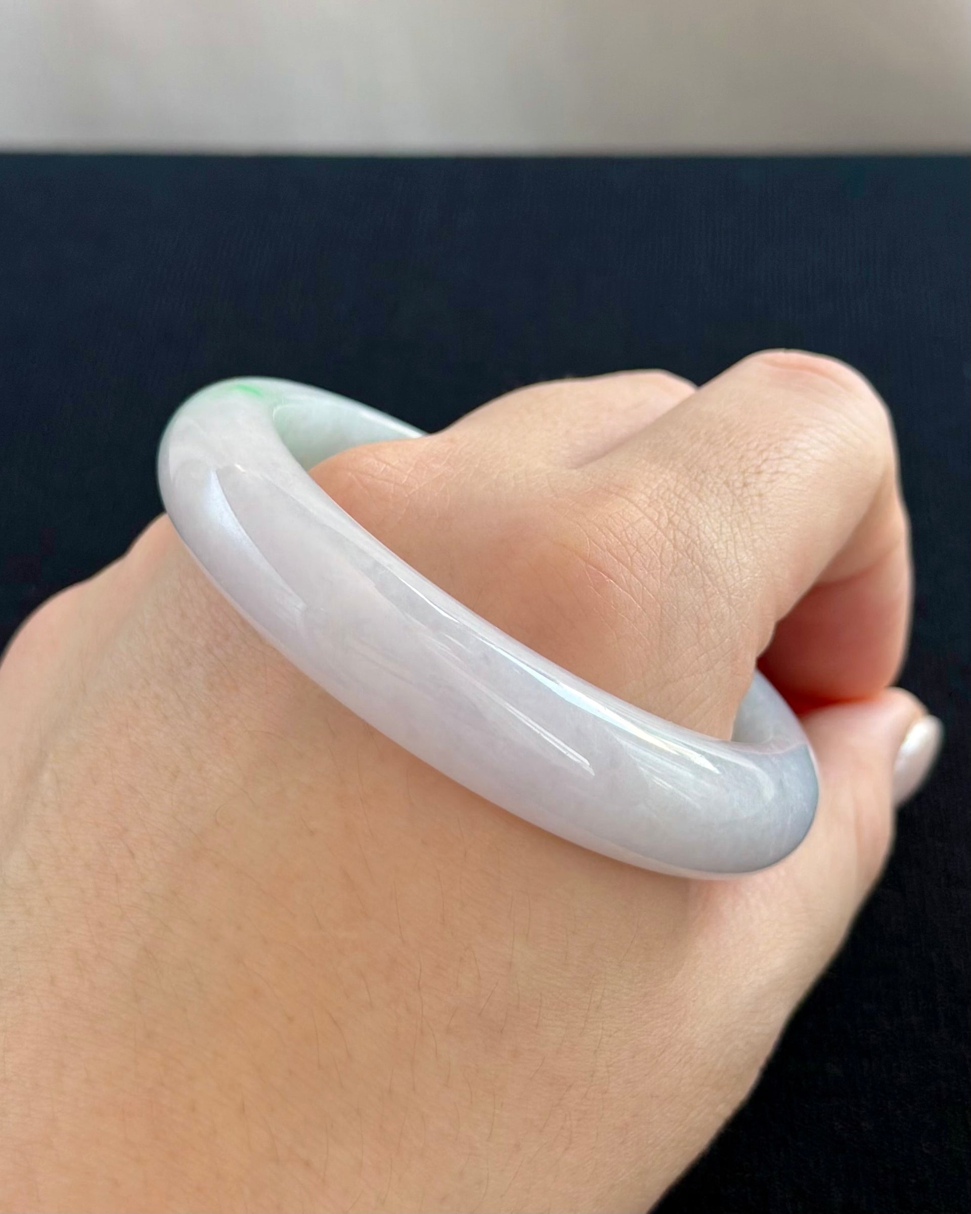Wisteria in the Spring Rain 57.6mm Jadeite Bangle 春雨紫藤 (Preview)