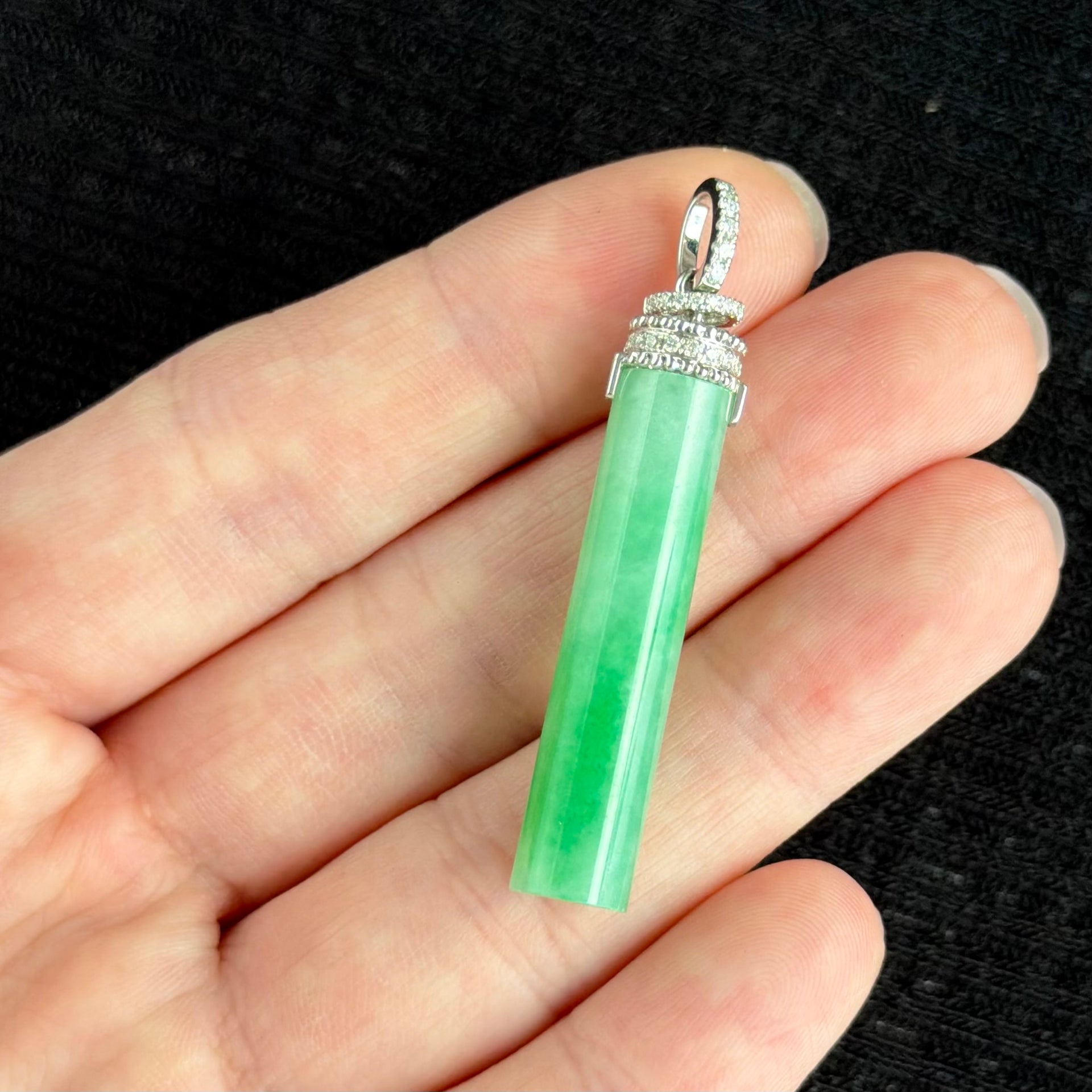 Pillar of the Eternal Spring Jadeite Pendant 长青玉柱
