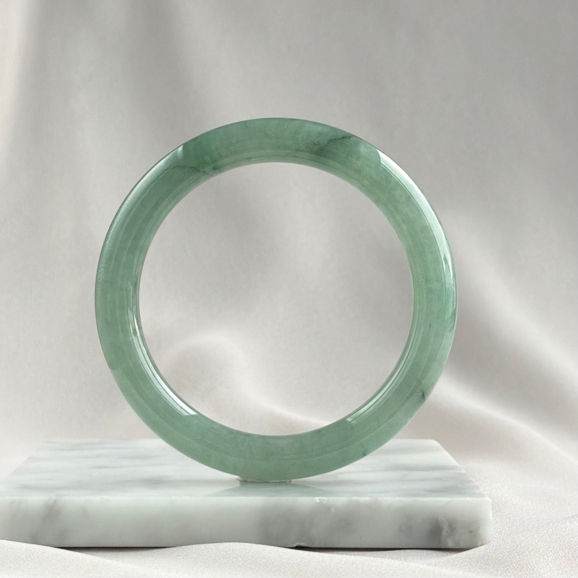 West Lake Mist Rounded Jadeite Bangle 56.5mm 西湖烟雨