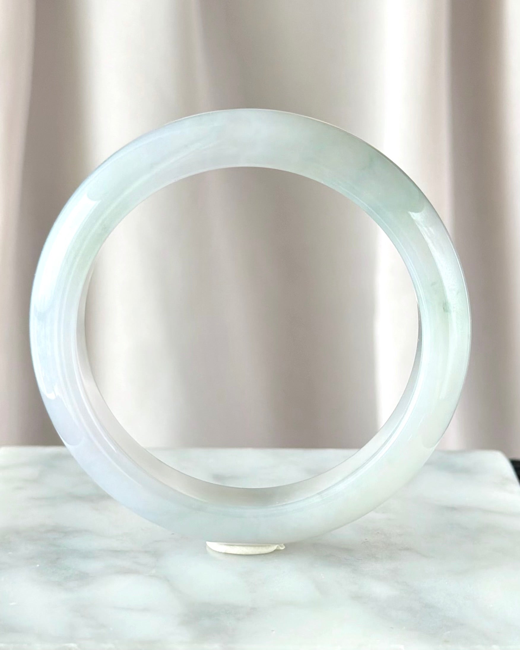 Moonlight over the Snow Lotus 53.4mm Jadeite Bangle 雪莲月影 (Preview)