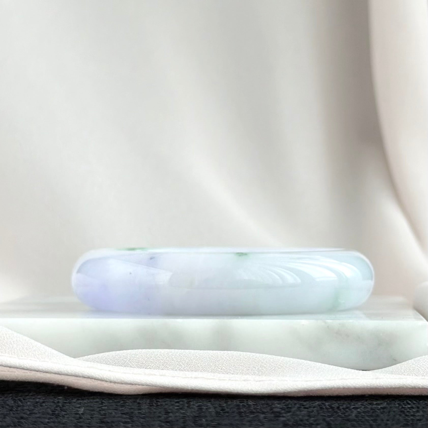 Orchids in the Hidden Valley 53.9mm Jadeite Bangle 幽谷兰香