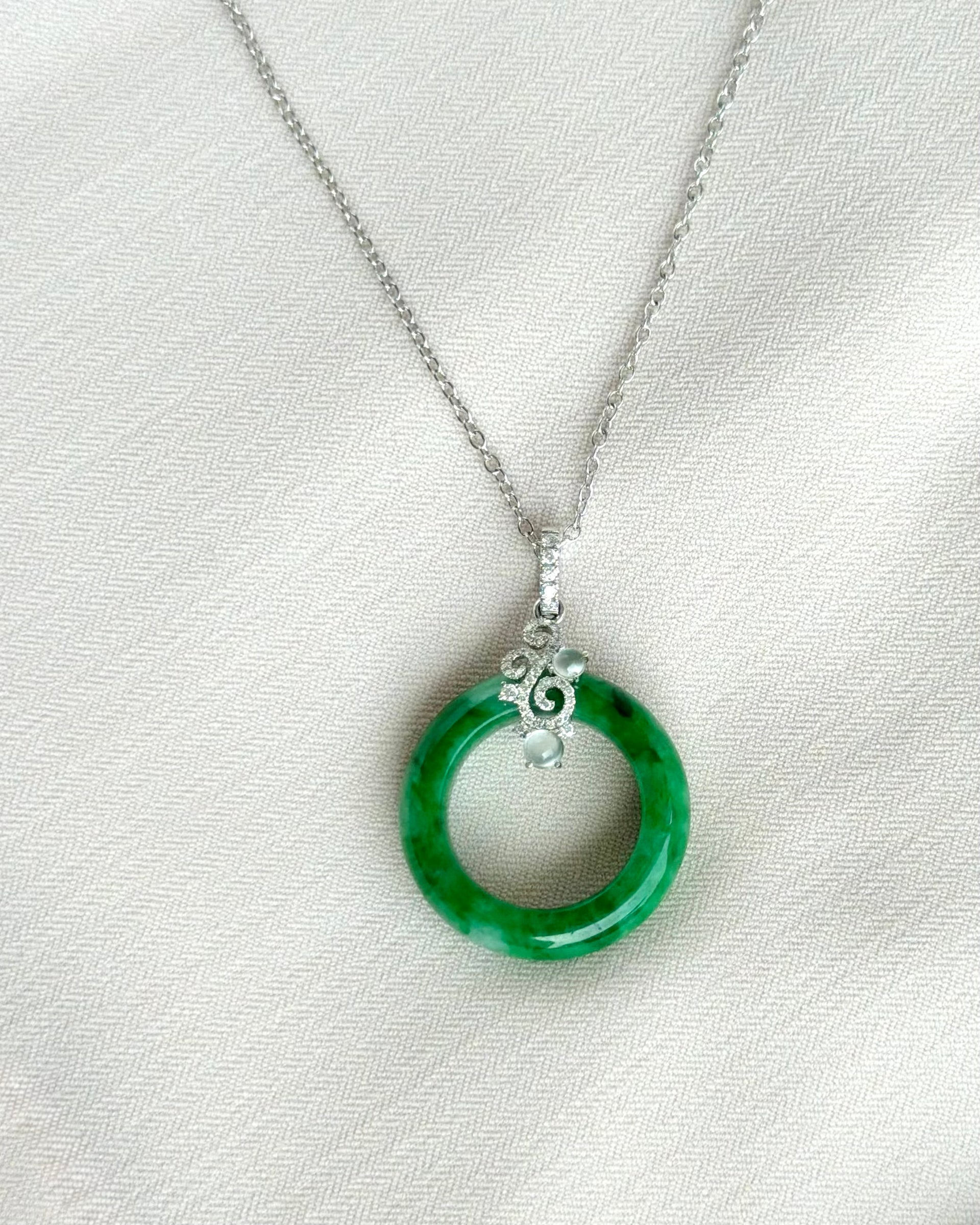 Emerald Halo Jade Pendant 翠环祥云 (Preview)
