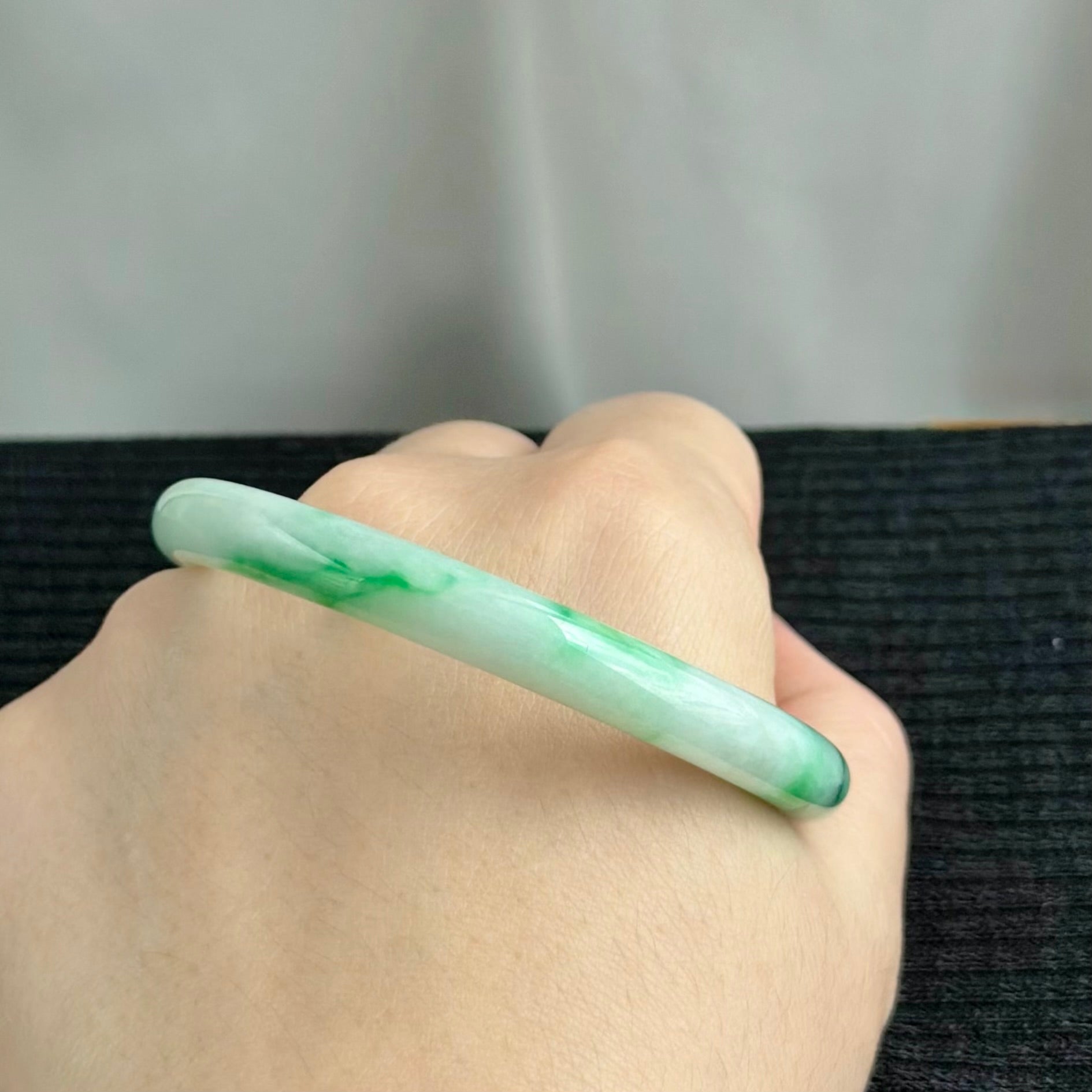 Spring Snow & the Sunlit Sprout Jadeite Bangle 56.2mm 春雪初霁