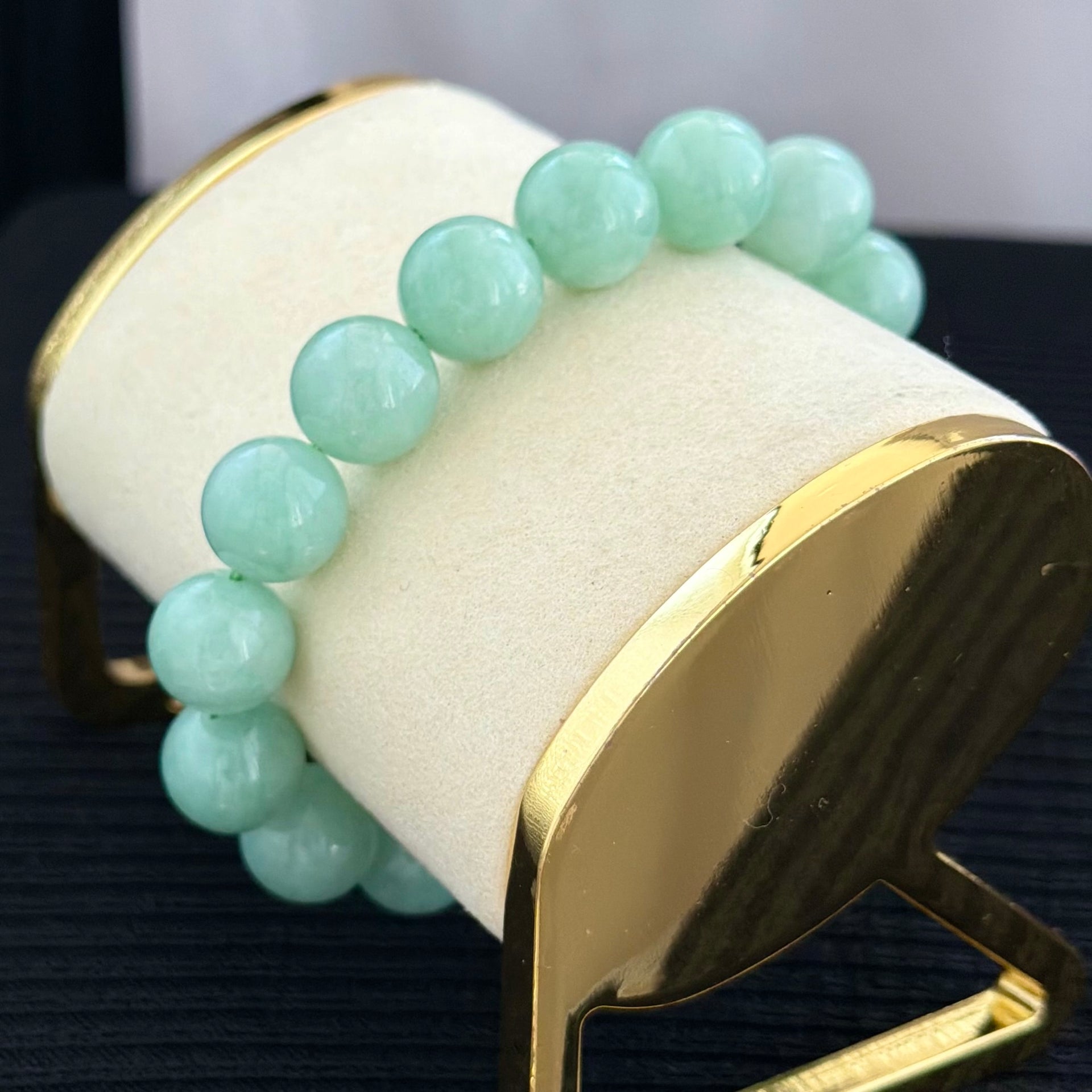 Longjing Dew 12.6mm Jadeite Bracelet 龙井晓露