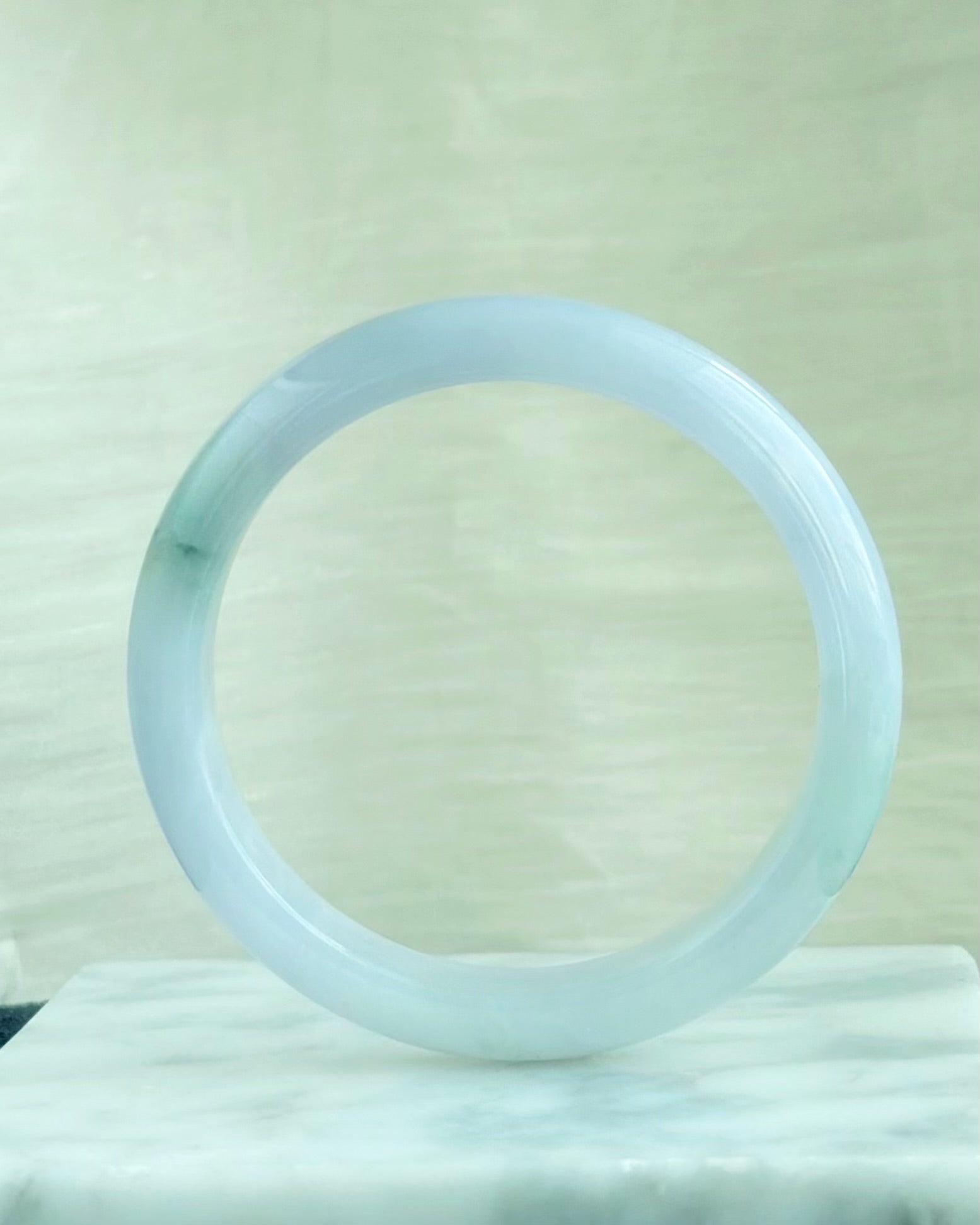 The Velvet Iris 57.8mm Jadeite Bangle 丝绒鸢尾 (Preview)
