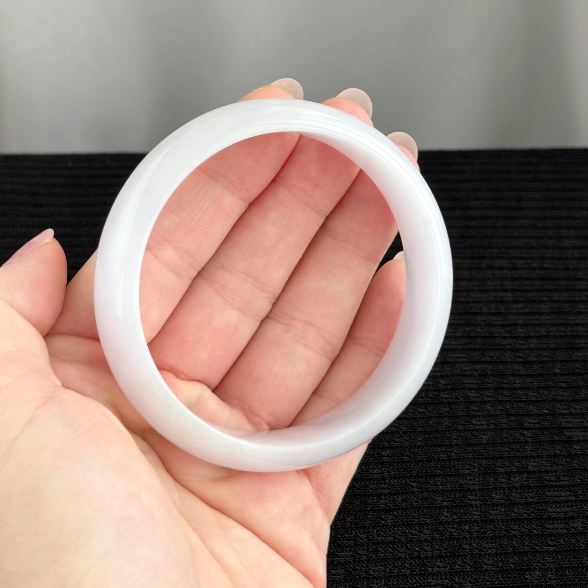 62663 63.3mm Lavender Serenity Jadeite Bangle