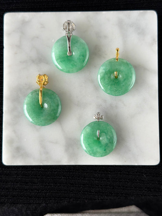 Spring Oasis Jadeite Pendant 春洲翠环