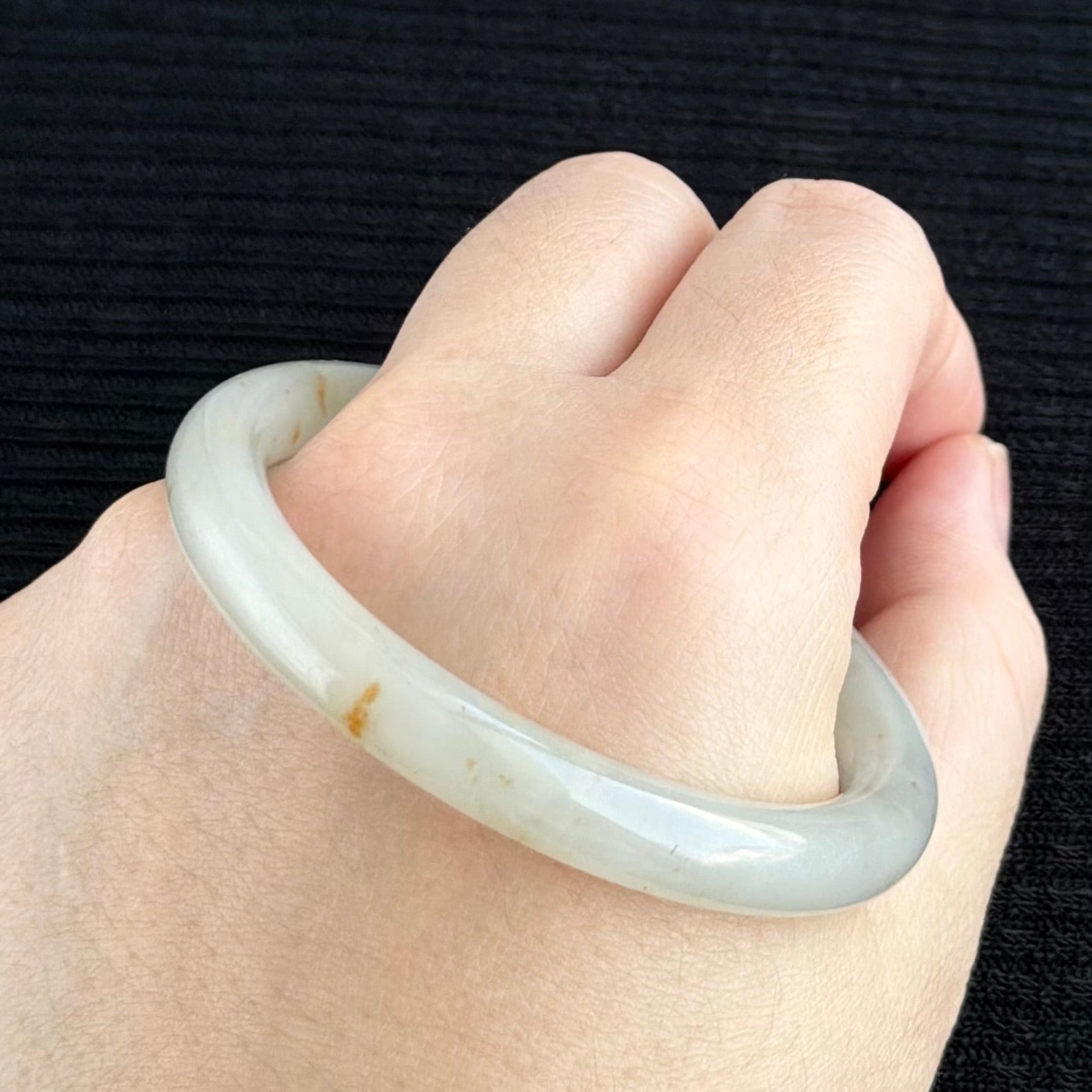 Golden Blossoms on First Snow Jadeite Bangle 54.6mm 雪里金桂
