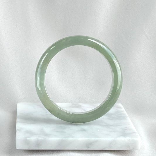 101157 57.5mm Olive Green Furong Base Jadeite Bangle