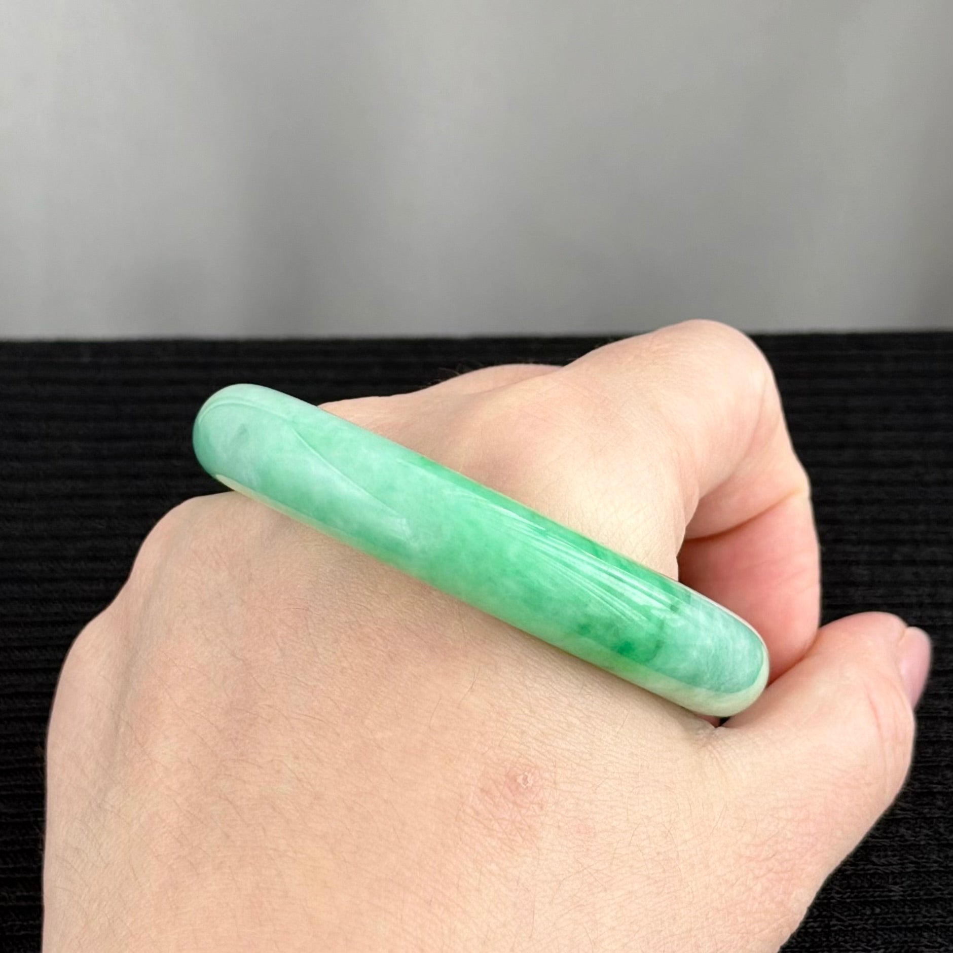 Jiuzhaigou’s Emerald Mirror 54.6mm Jadeite Bangle 九寨翠镜