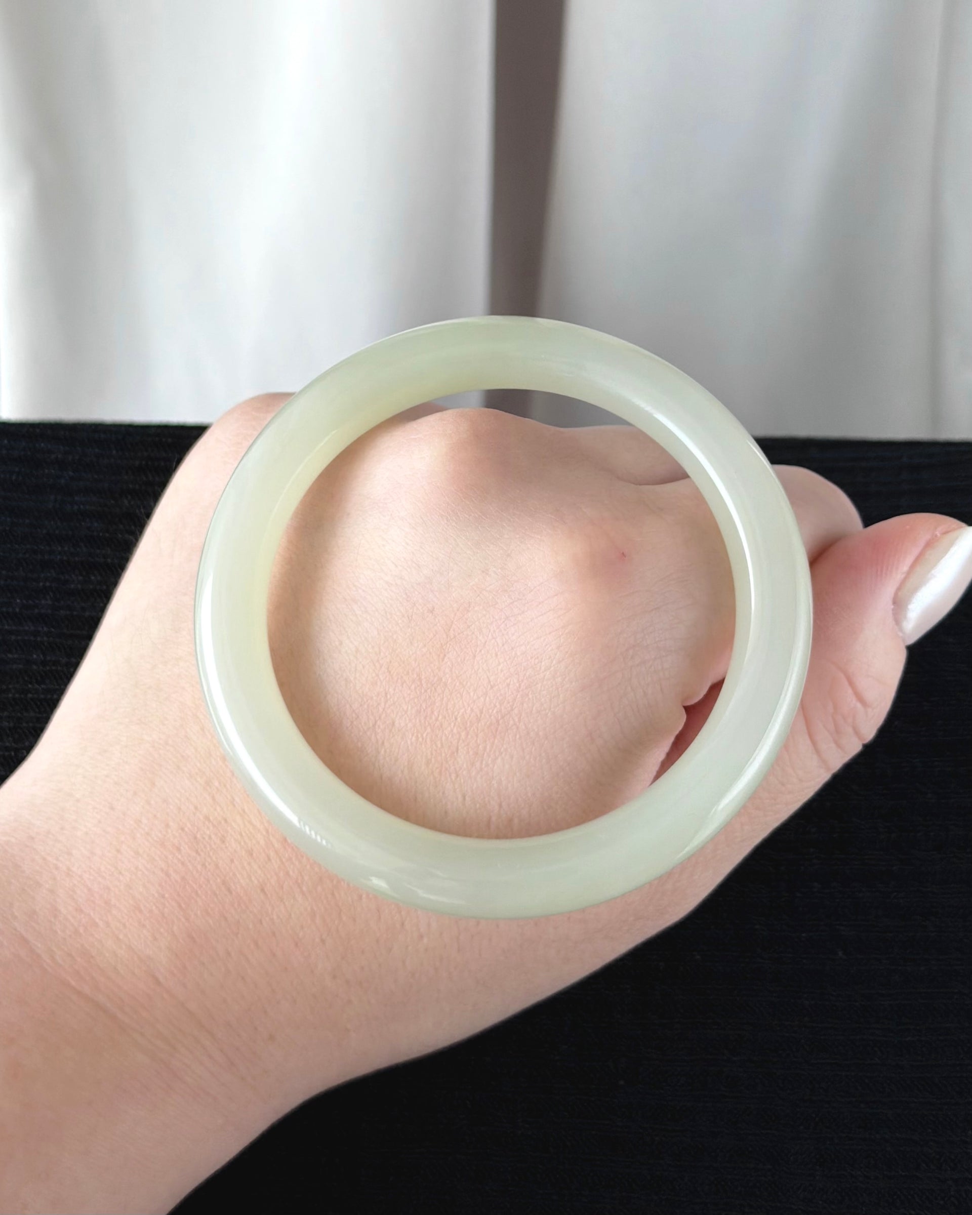 Dew on the White Magnolia 58.0mm Nephrite Bangle 白玉兰露 (Preview)