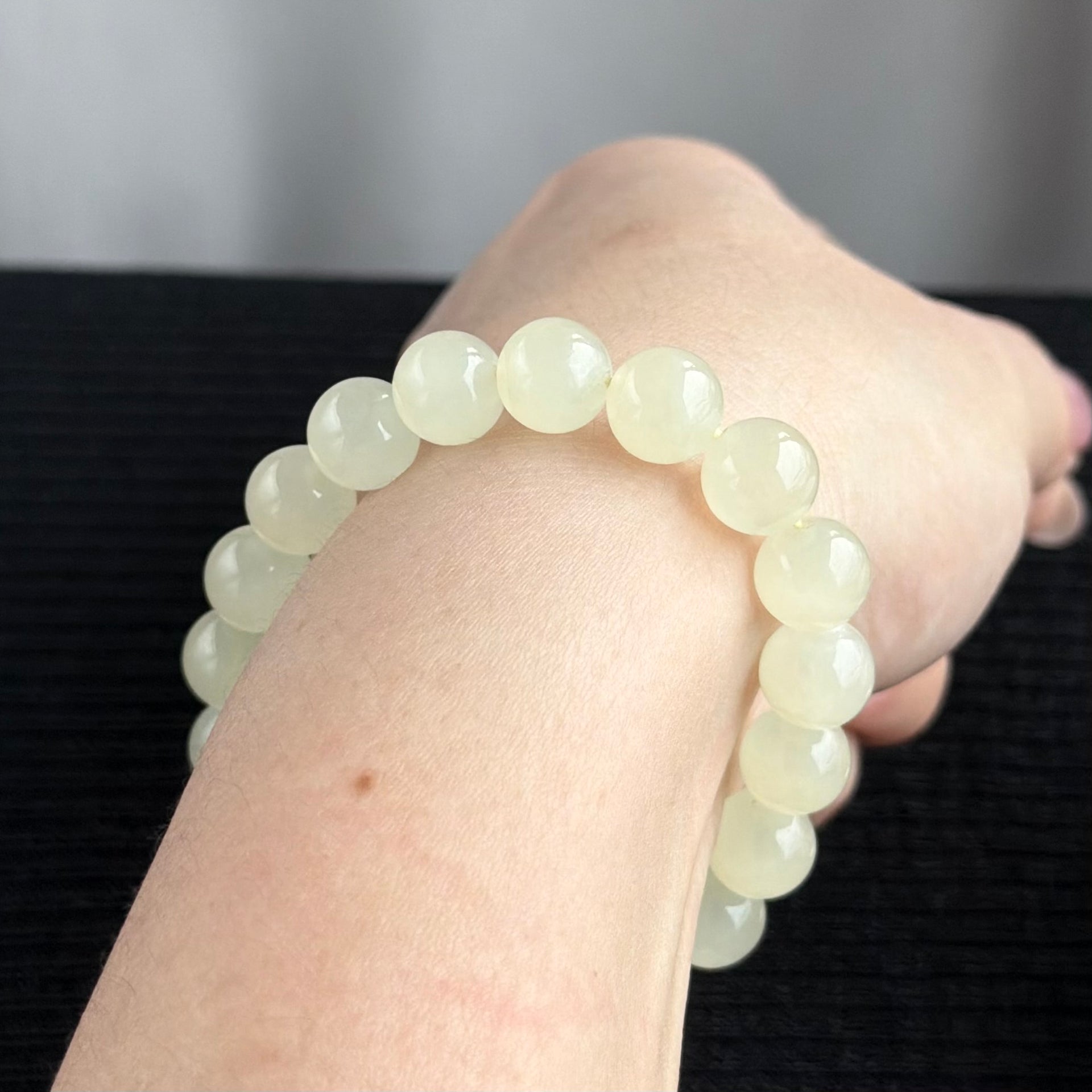 Silk Moon on the Frozen Lake 10.0mm Nephrite Bracelet 凝脂月华
