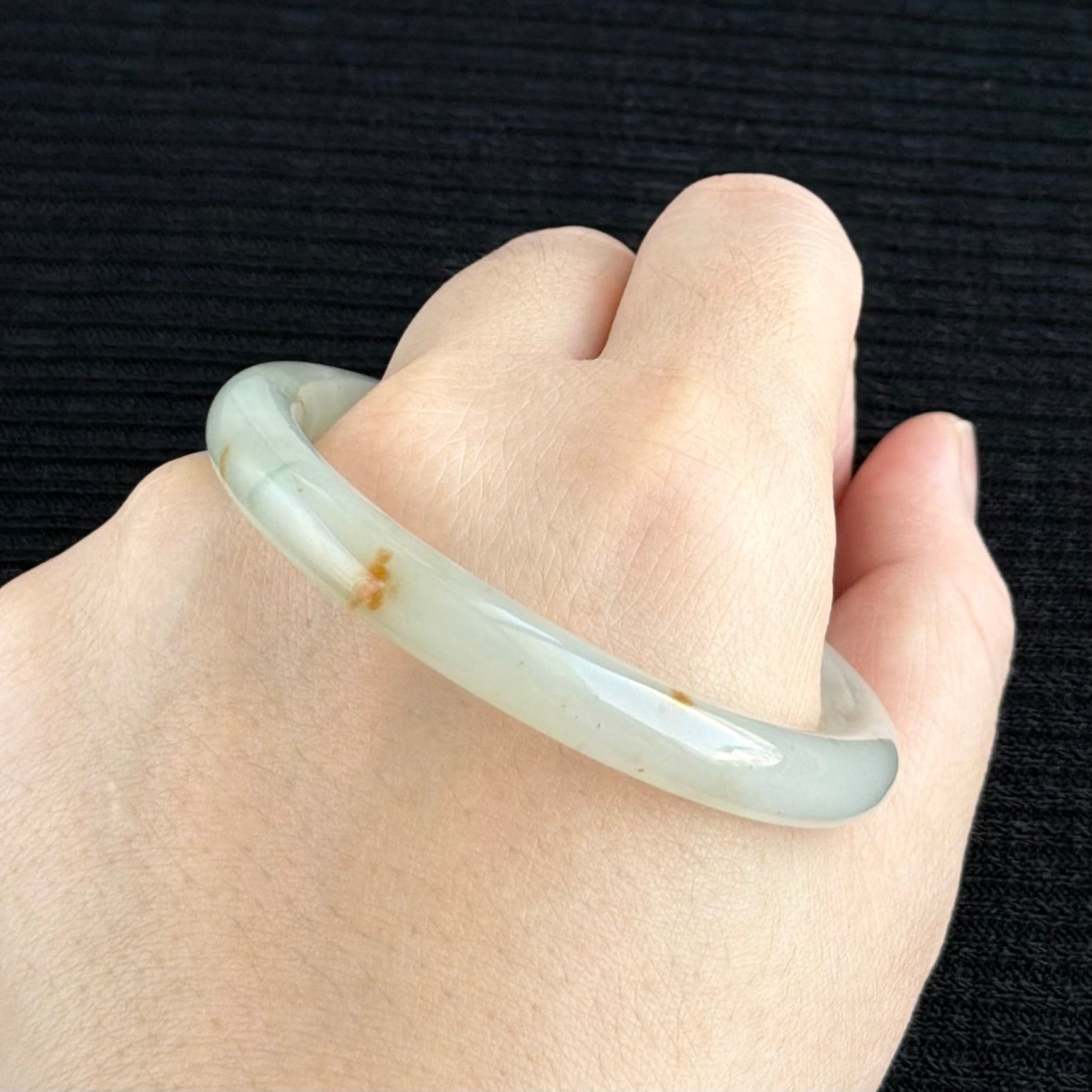 Golden Blossoms on First Snow Jadeite Bangle 54.6mm 雪里金桂