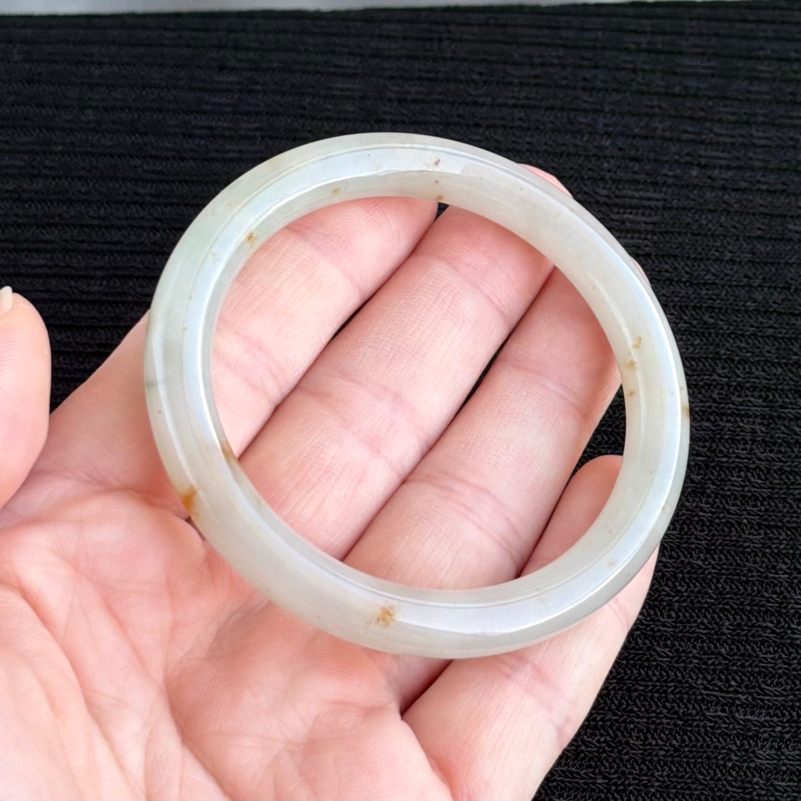 Golden Blossoms on First Snow Jadeite Bangle 54.6mm 雪里金桂