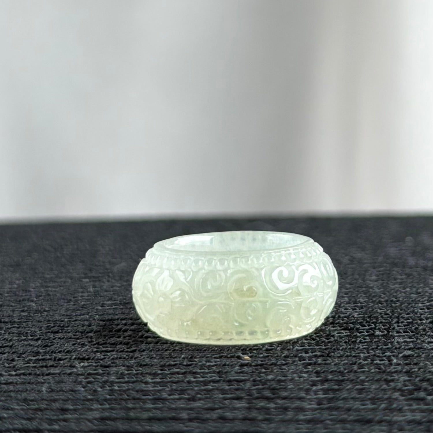 17.2mm Veil of White Petals Jadeite Ring 素瓣轻纱