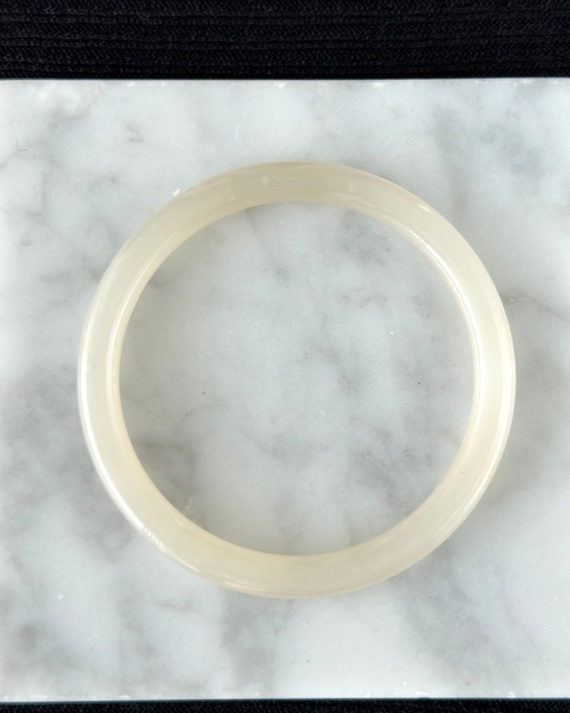 The Dawn Lotus 56.5mm Nephrite Bangle 晨曦初荷 (Preview)