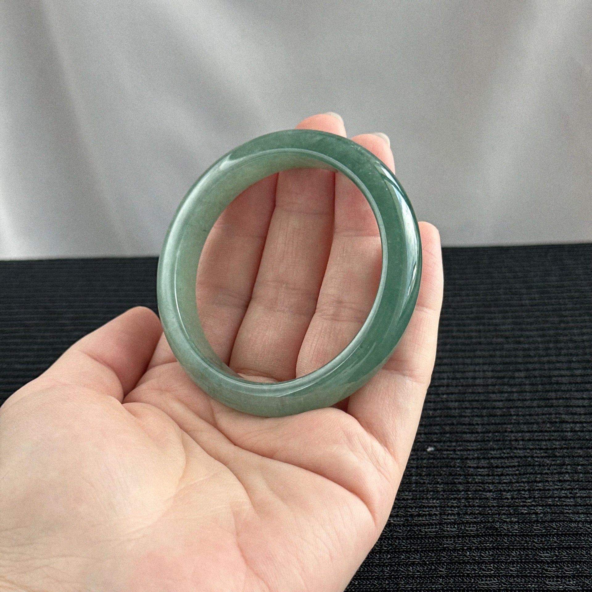 Emerald River Jadeite Bangle 56.7mm 翡翠潺潺
