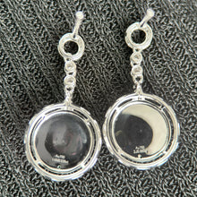 Load image into Gallery viewer, Emerald Radiance Jadeite Earring  翡翠流辉
