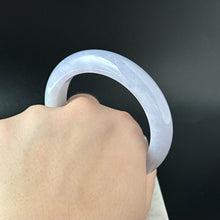 Load image into Gallery viewer, 61555 55.0mm Icy Furong Lavender Purple Jadeite Bangle
