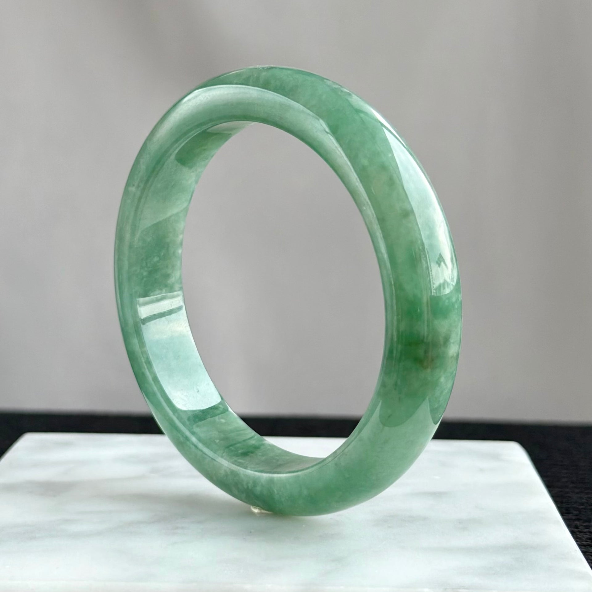 Spring Morning in Jiangnan Jadeite Bangle 55.3mm 江南春晓