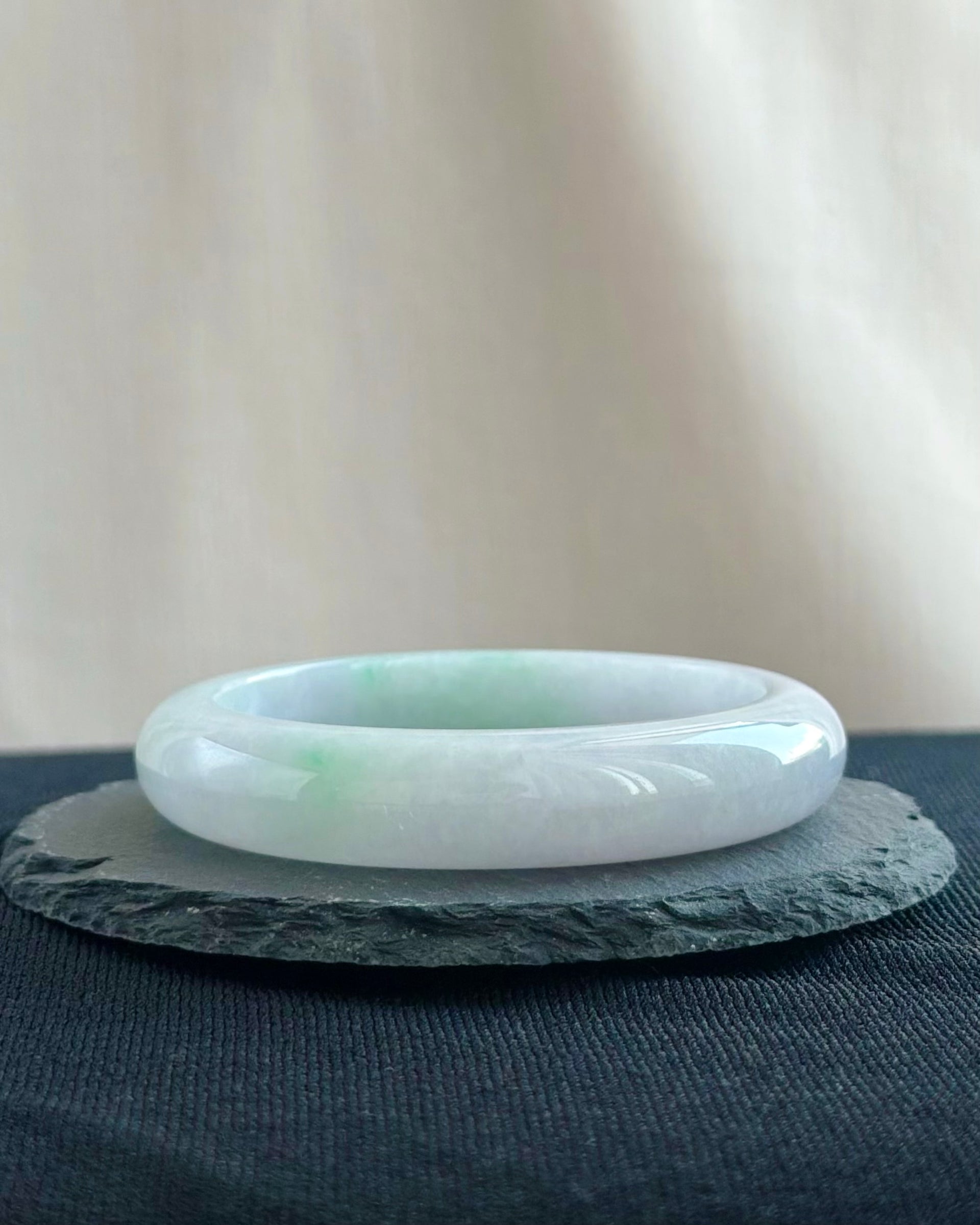 Wisteria in the Spring Rain 57.6mm Jadeite Bangle 春雨紫藤 (Preview)
