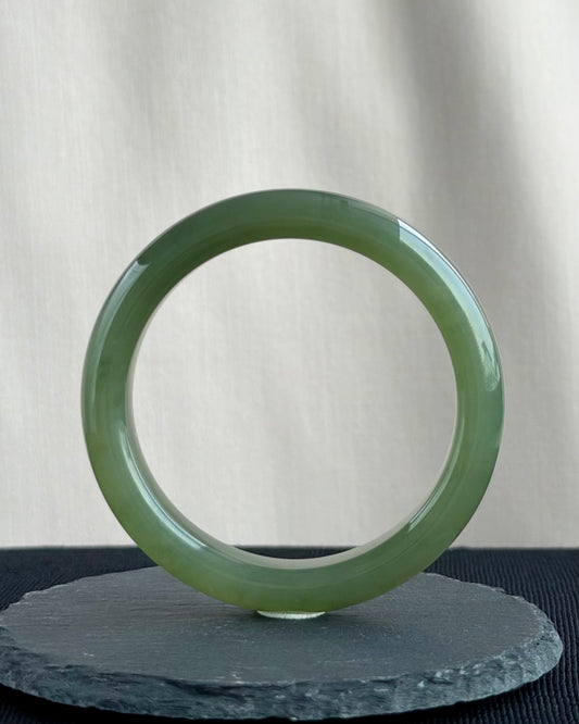 The Kyoto Bamboo Grove 56.0mm Nephrite Bangle 京都竹林