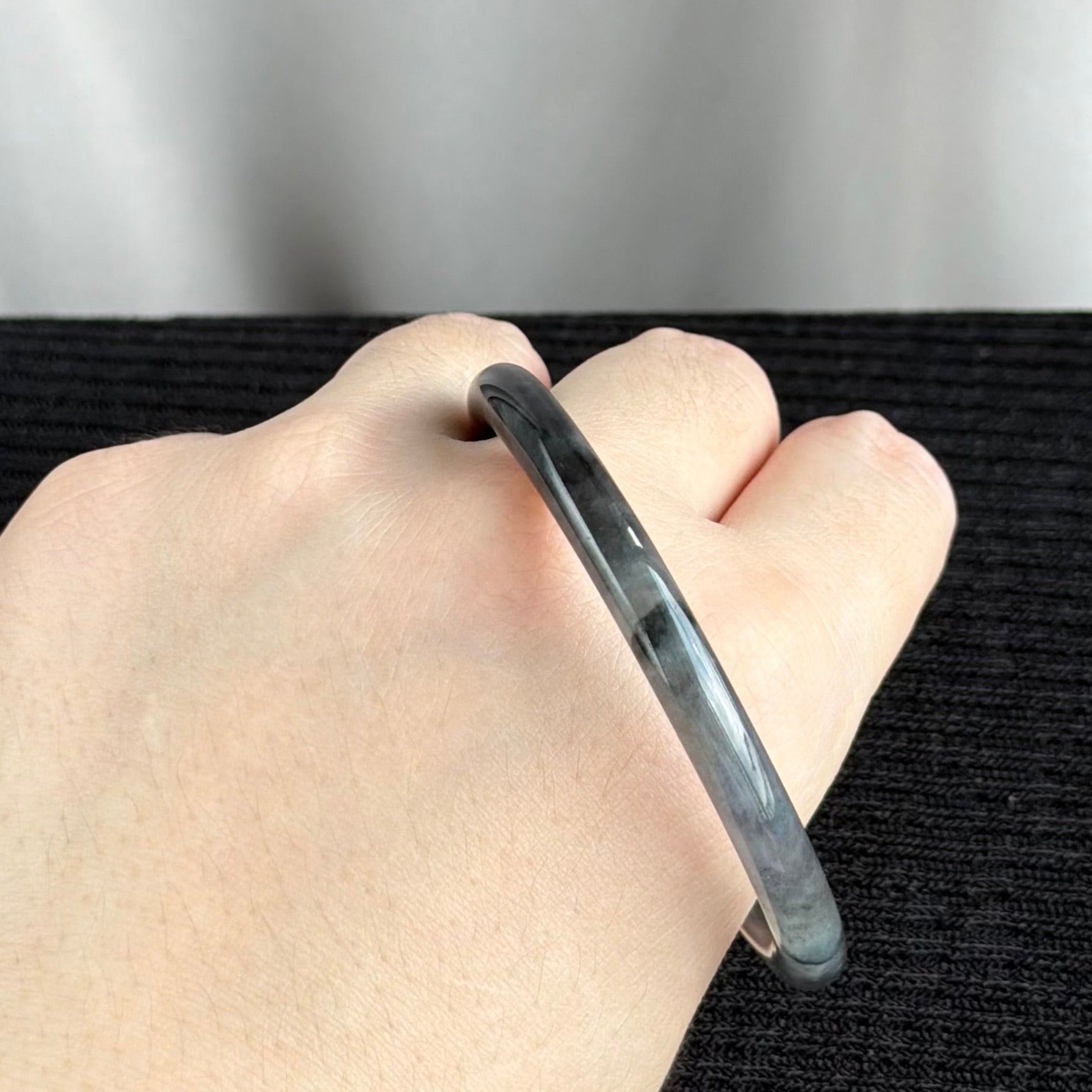 Ink Veil — Slim Jadeite Bangle 54.8mm 墨纱