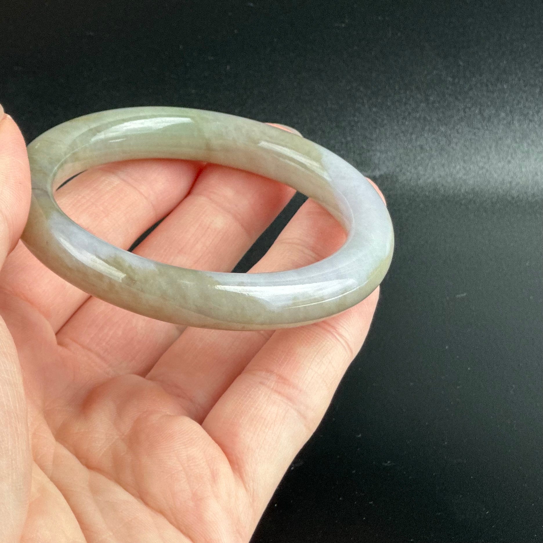 112855 55.0mm Rare Dual Tone Rounded Jade Bangle