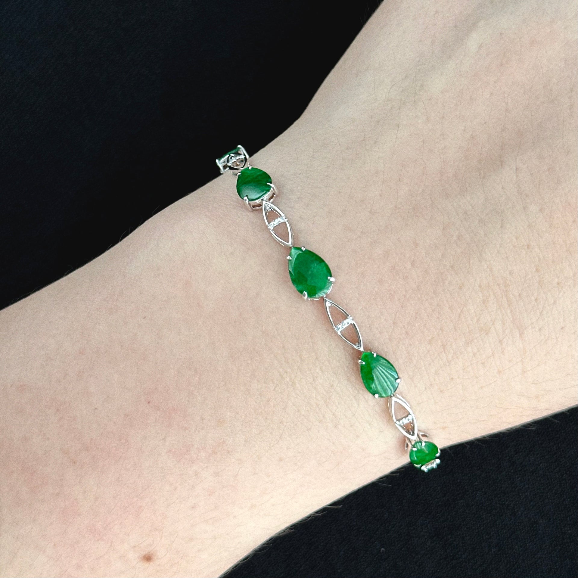 River of Emerald Light Jadeite Bracelet 翠影流光