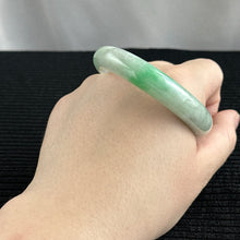 Load image into Gallery viewer, Green Horizon Jadeite Bangle 55.0mm 翠光天际
