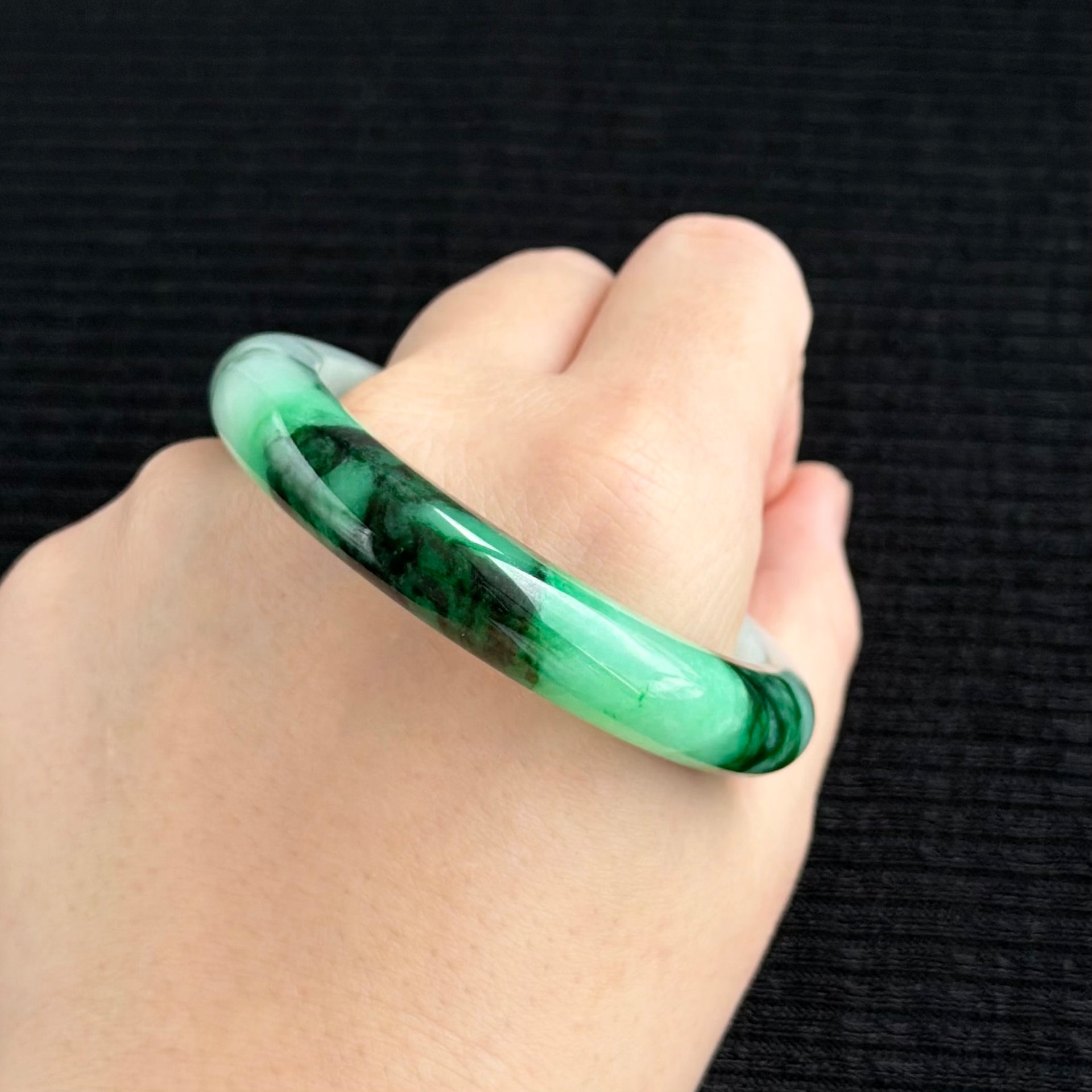 The Emerald Silk-Road Jadeite Bangle 54.3mm 碧丝万缕