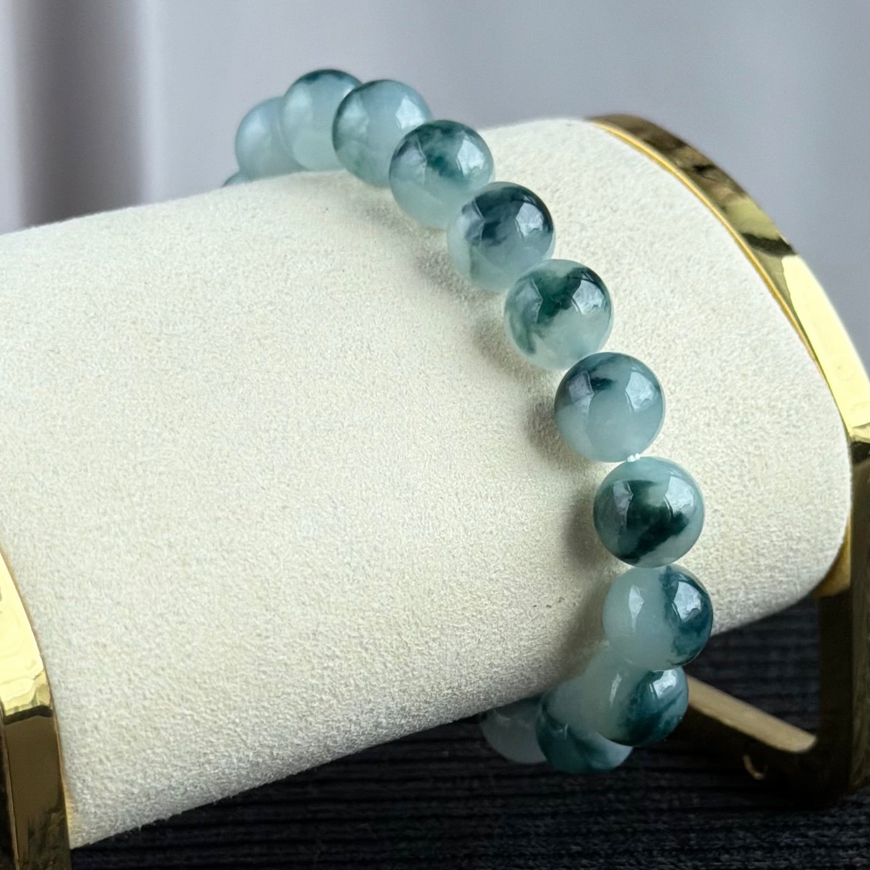 Whispers of Moss 10.0mm Jadeite Bracelet 青苔私语