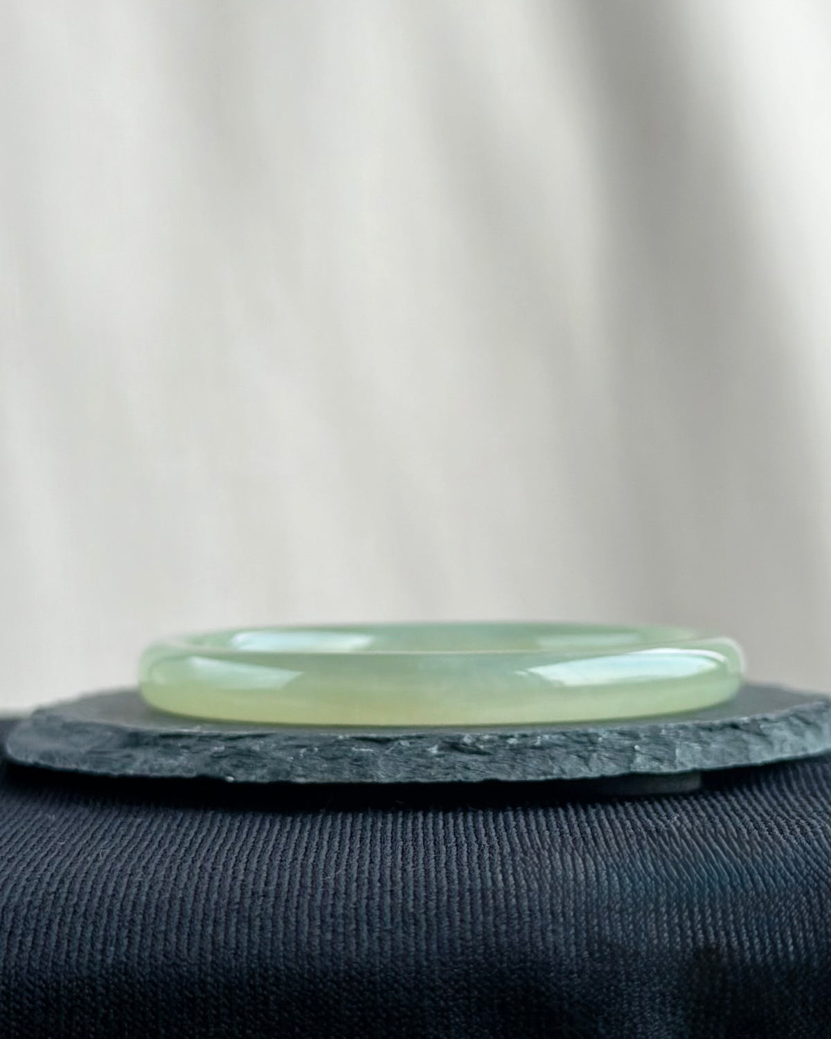 Morning Mist at Uji 57.9mm Nephrite Bangle 宇治晨雾