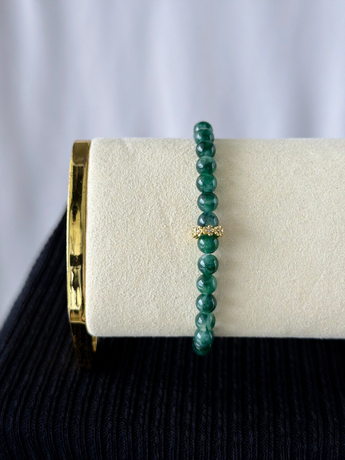 Emerald Peaks 6mm Jadeite Bracelet 青山 (Preview)