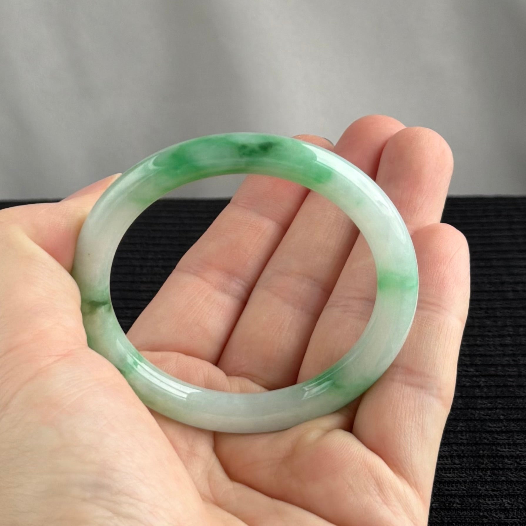 Celestial Silks Rounded Jadeite Bangle 53.1mm 天丝翠韵
