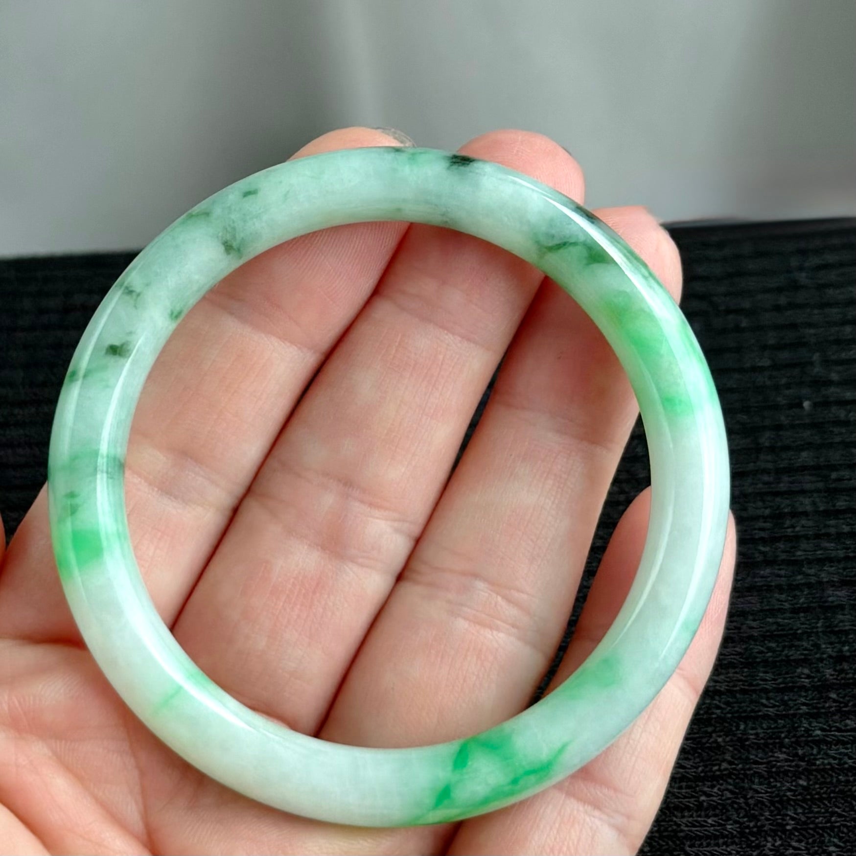 Spring Snow & the Sunlit Sprout Jadeite Bangle 56.2mm 春雪初霁