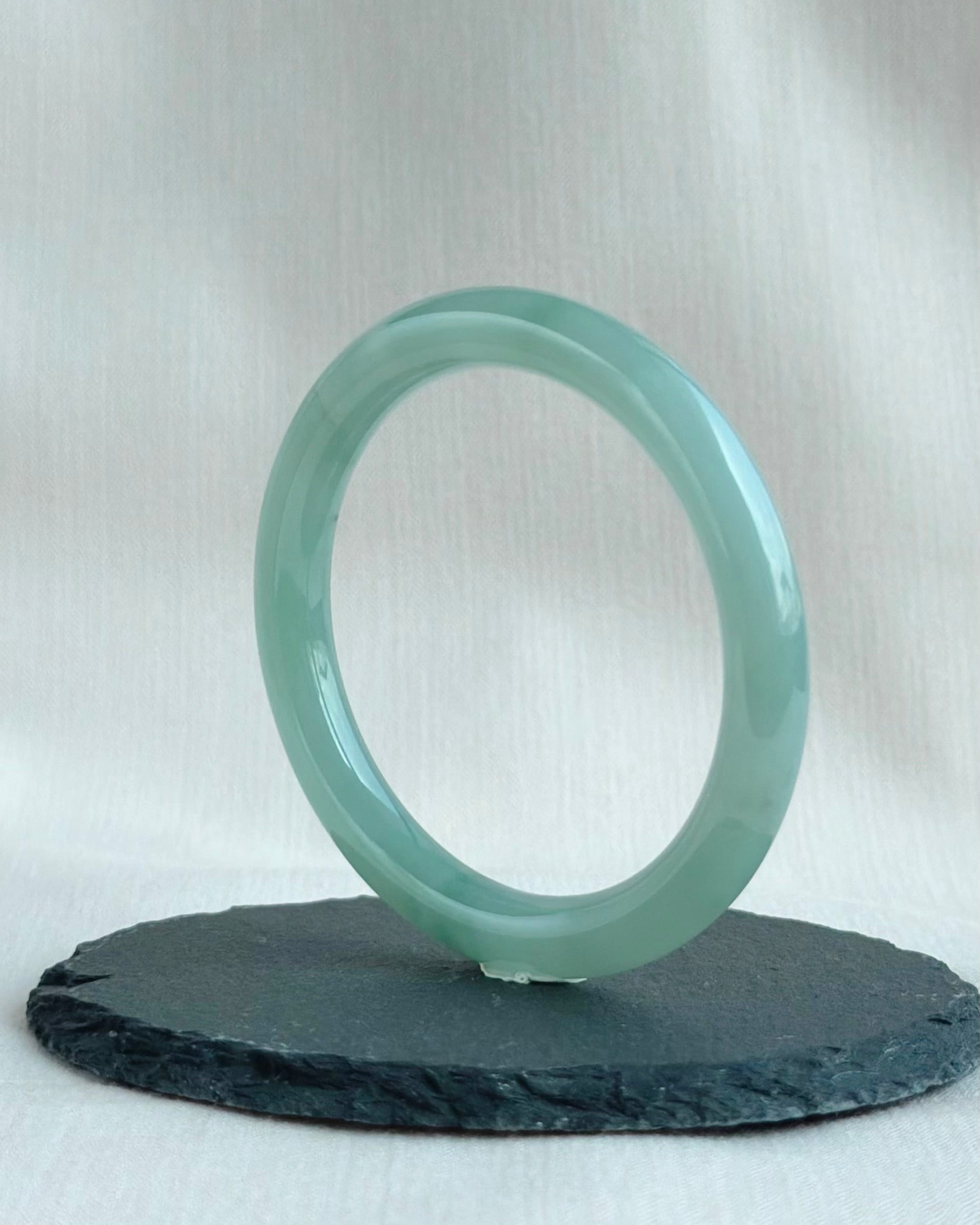 Mirror of the Sky 54.6mm Jadeite Bangle 天空之镜 (Preview)