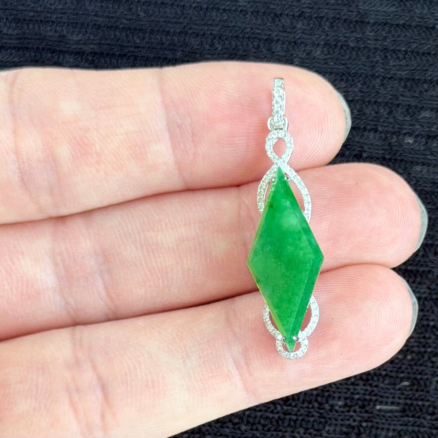 The Zenith Rhombus Jadeite Pendant 翠影凌波