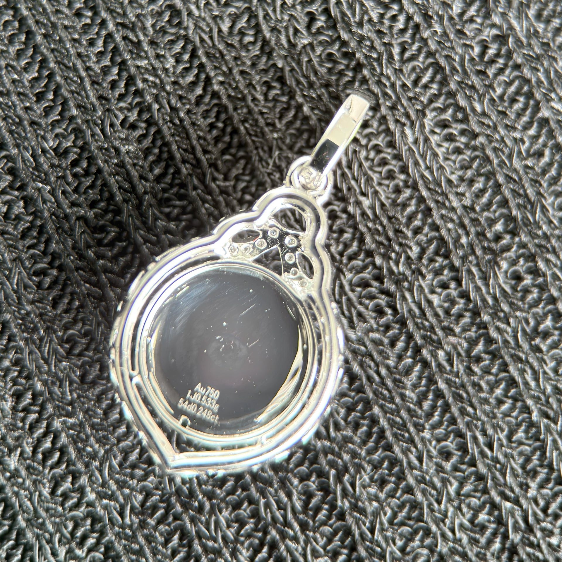 Emerald Dewdrop Jadeite Pendant 翠滴流光