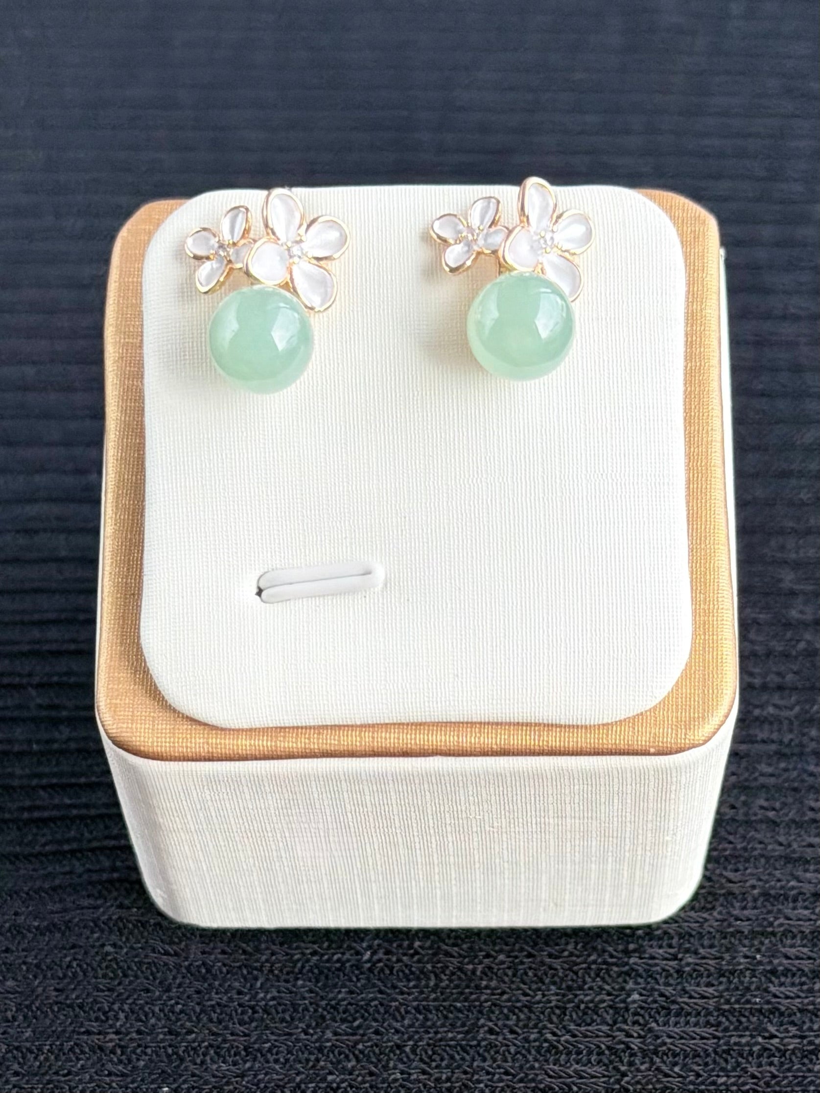 Moon-Kissed Bloom Earrings - Celadon 月吻花开 • 青瓷