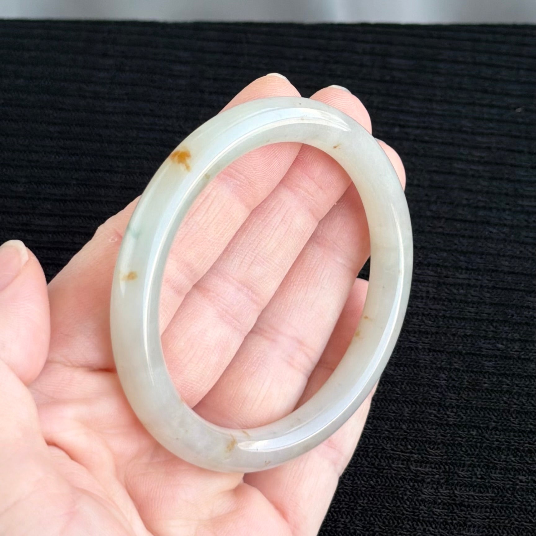 Golden Blossoms on First Snow Jadeite Bangle 54.6mm 雪里金桂