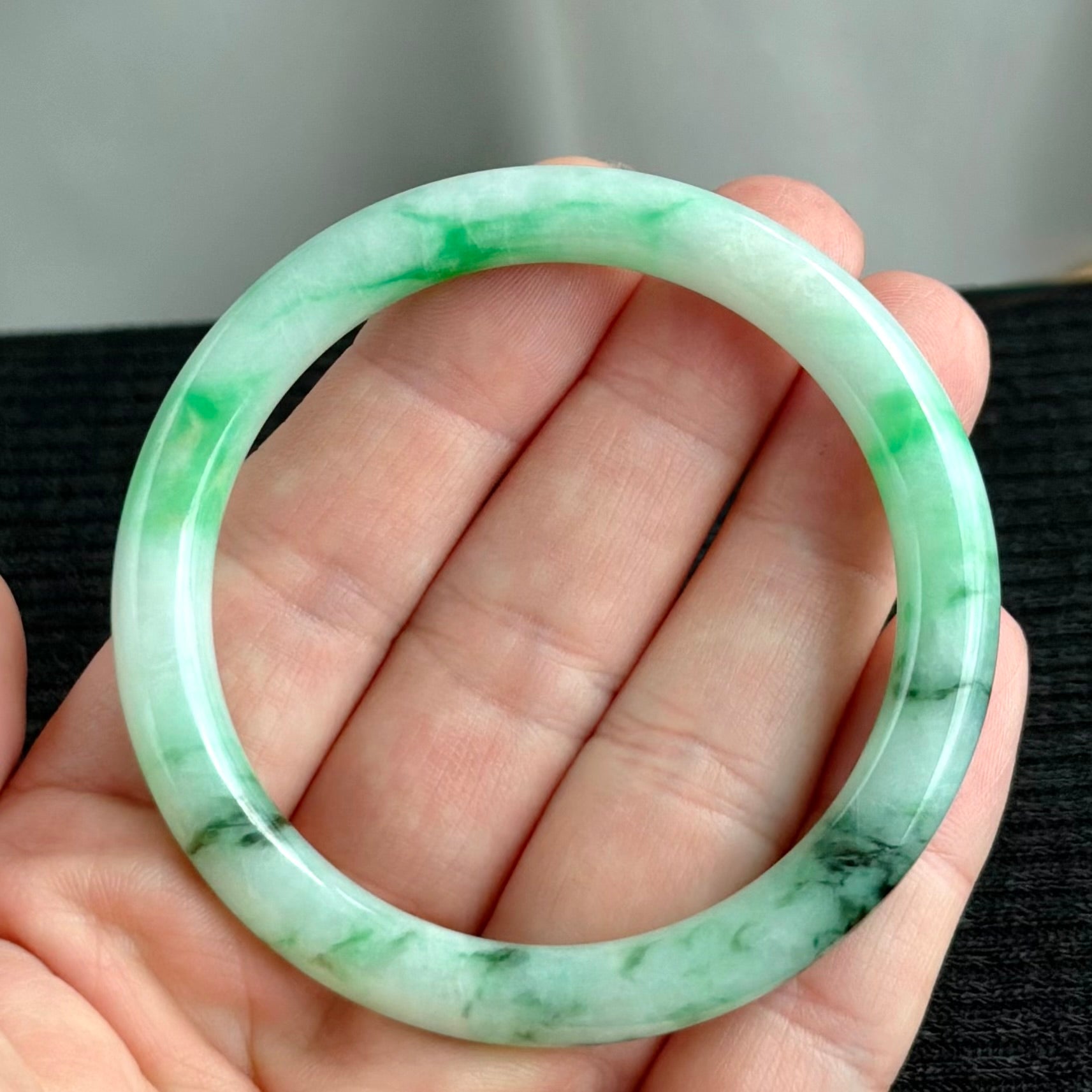 Spring Snow & the Sunlit Sprout Jadeite Bangle 56.2mm 春雪初霁