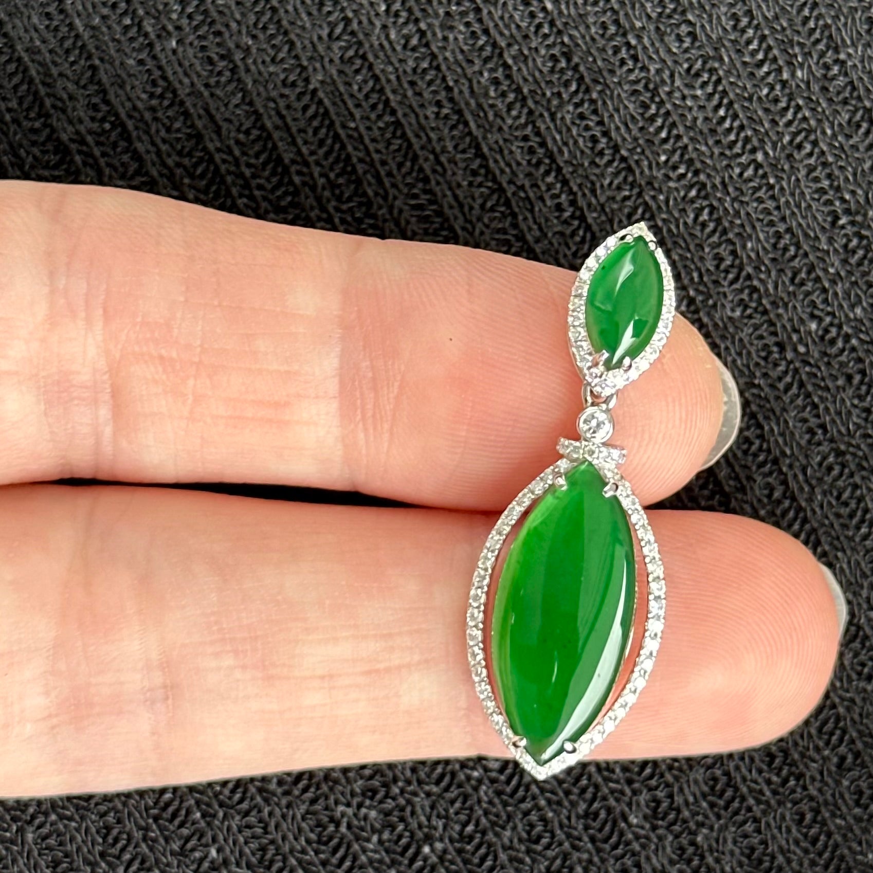 Guardian Leaf Jadeite Pendant 翠叶承福