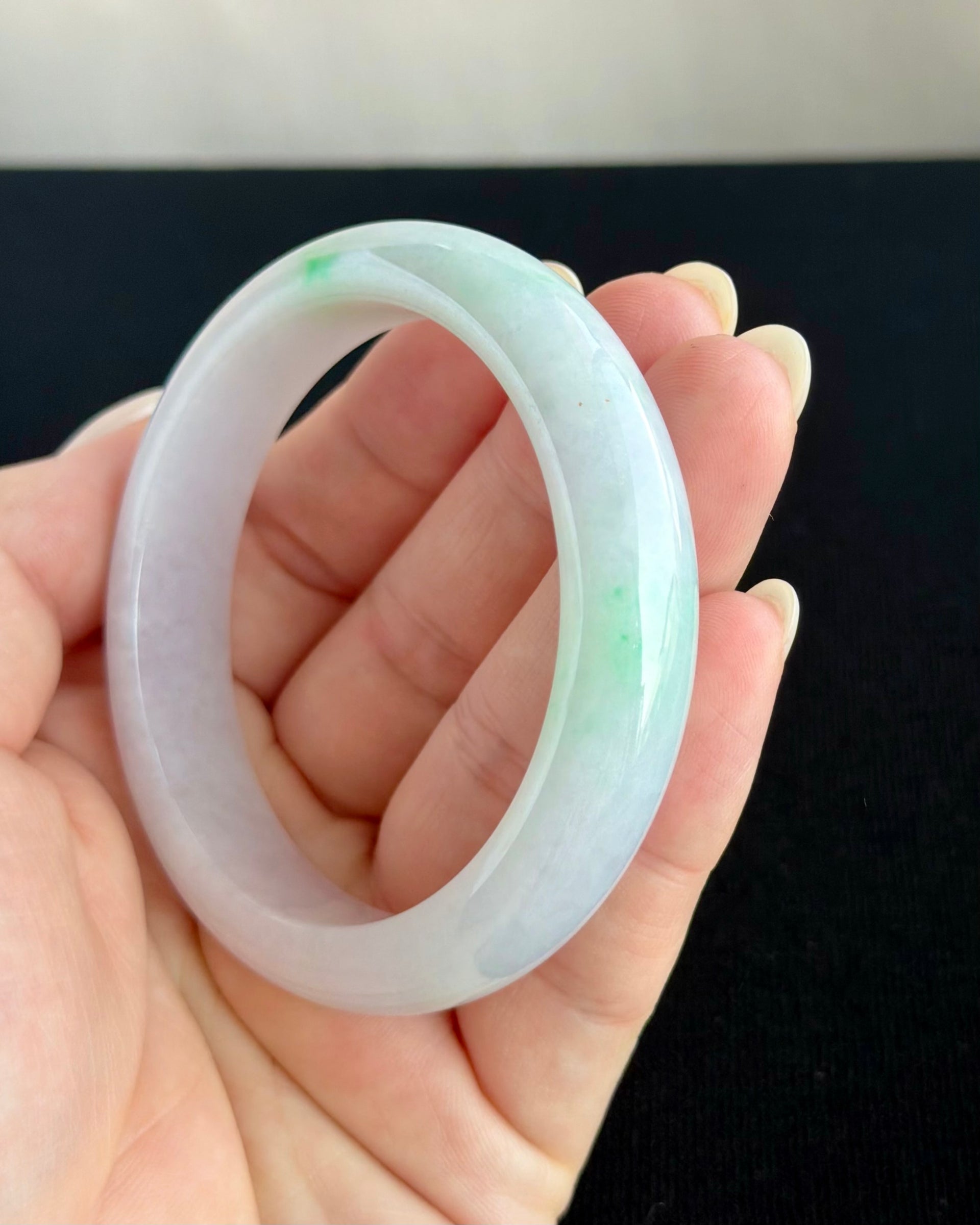 Wisteria in the Spring Rain 57.6mm Jadeite Bangle 春雨紫藤 (Preview)