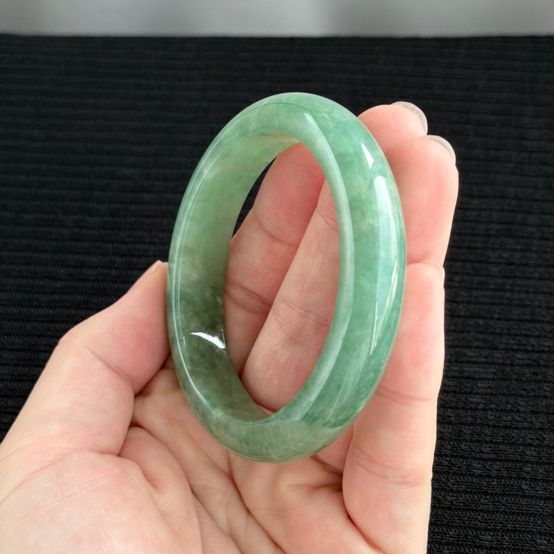 Spring Morning in Jiangnan Jadeite Bangle 55.3mm 江南春晓